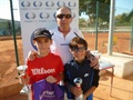 151) César Casas y Malika Rabdesh, campeones benjamines del Jordytour de Otoño de Masía Tenis Club.