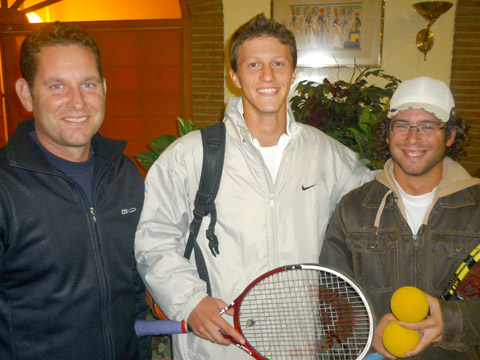 Masía Tenis Club recibió a profesionales llegados desde diferentes rincones de España. Steven Williams (Mallorca), Catalin Buzatu (Barcelona) y Miguel Hidalgo (Cádiz).